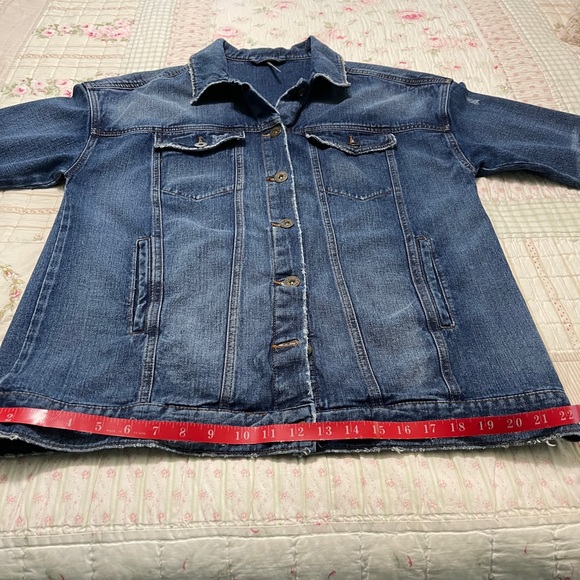 Free People Distressed Denim Trucker Jacket size L EUC - Picture 7 of 11